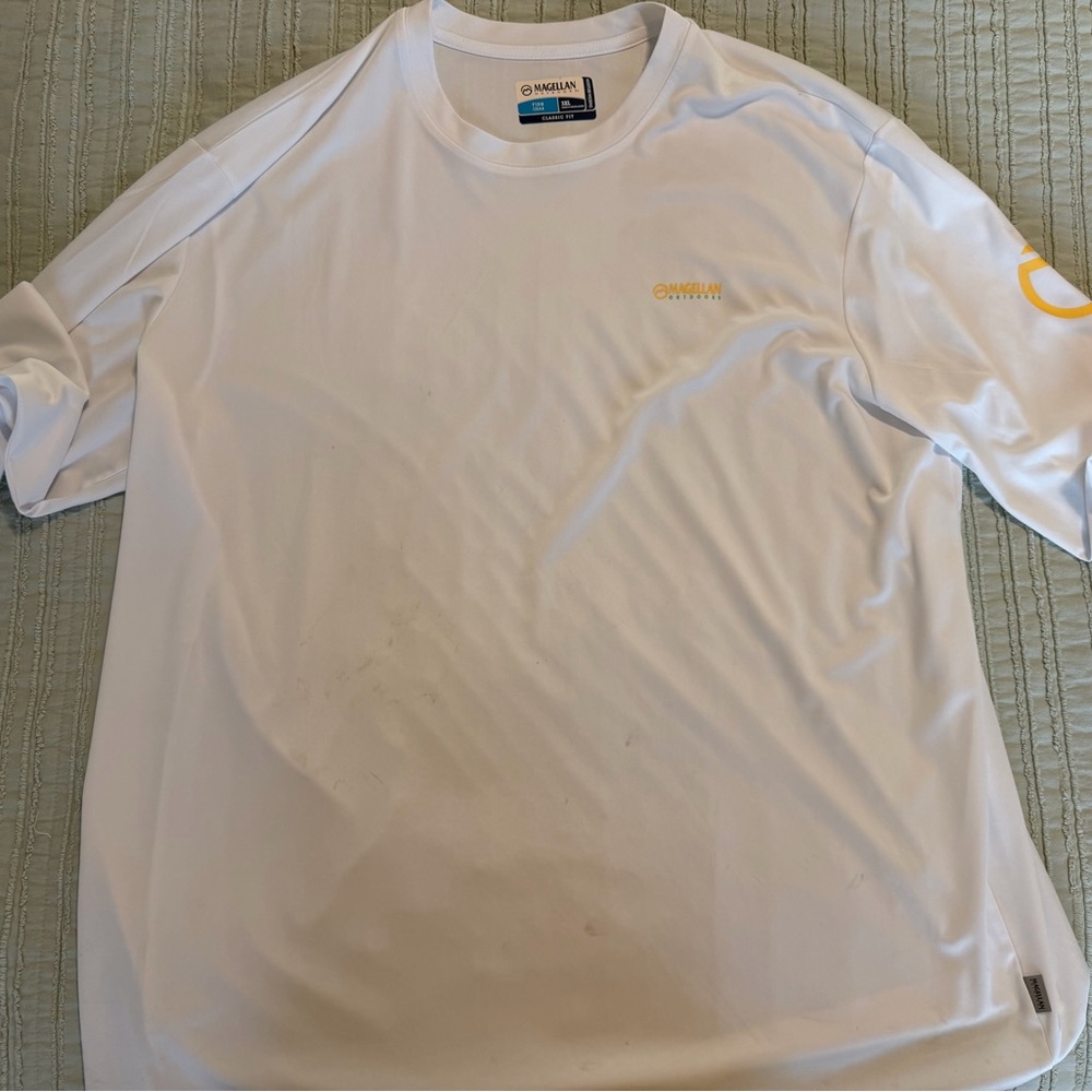 Magellan Outdoors White Short Sleeve Tee